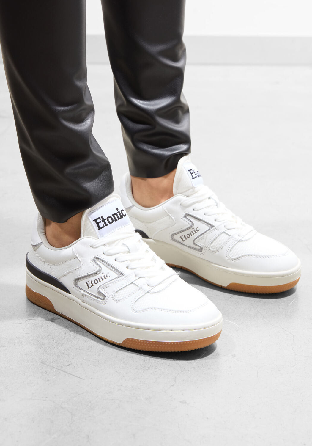 Witte ETONIC Lage sneakers B481 - medium