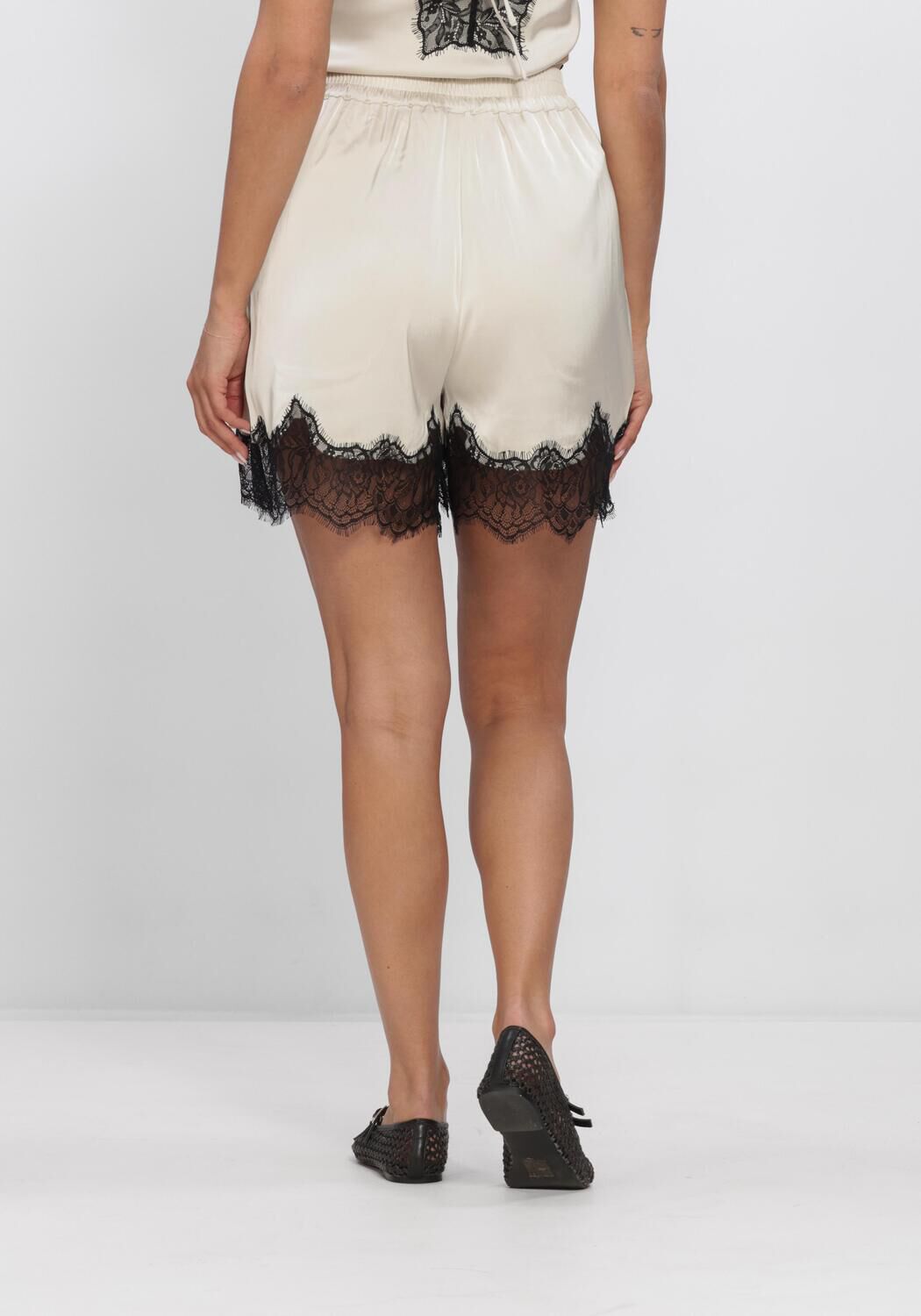 Beige GESTUZ Broeken GZLALOU HW SHORTS - large