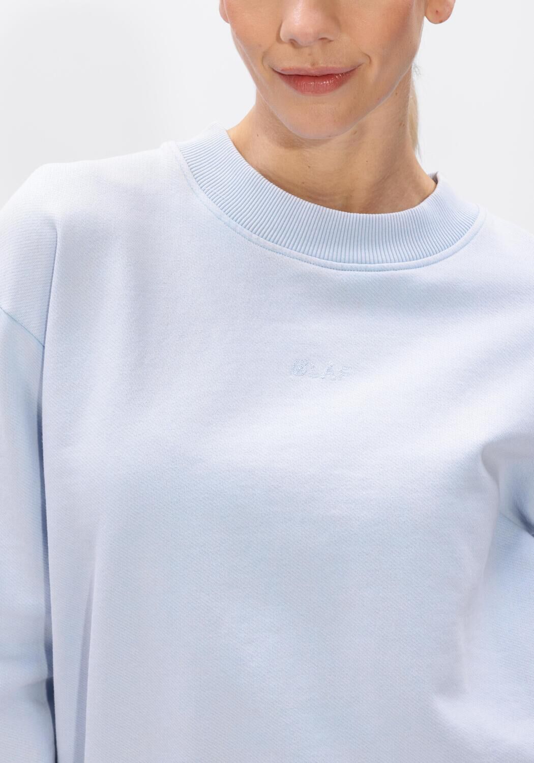 Lichtblauwe OLAF HUSSEIN Sweater ESSENTIAL WASHED CREWNECK - large