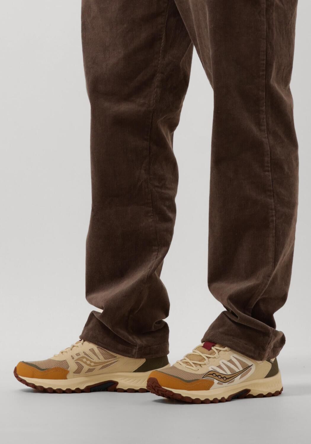 Bruine SAUCONY Lage sneakers GRID PEAK M - large