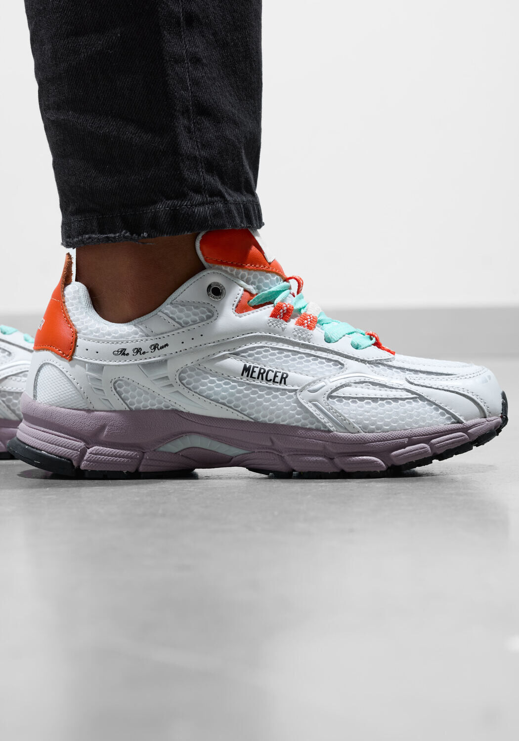 Witte MERCER AMSTERDAM Lage sneakers RE-RUN COLOR - large