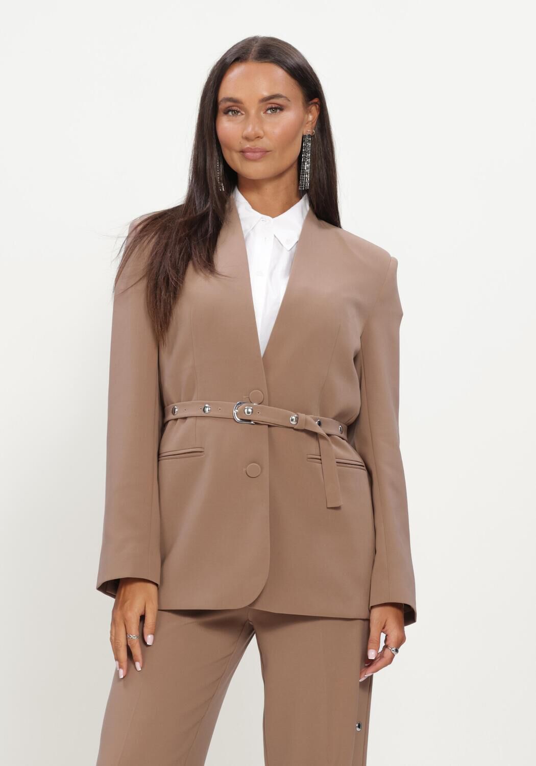 Bruine DANTE6 Blazers ZERIN STUDDED BELT BLAZER - large