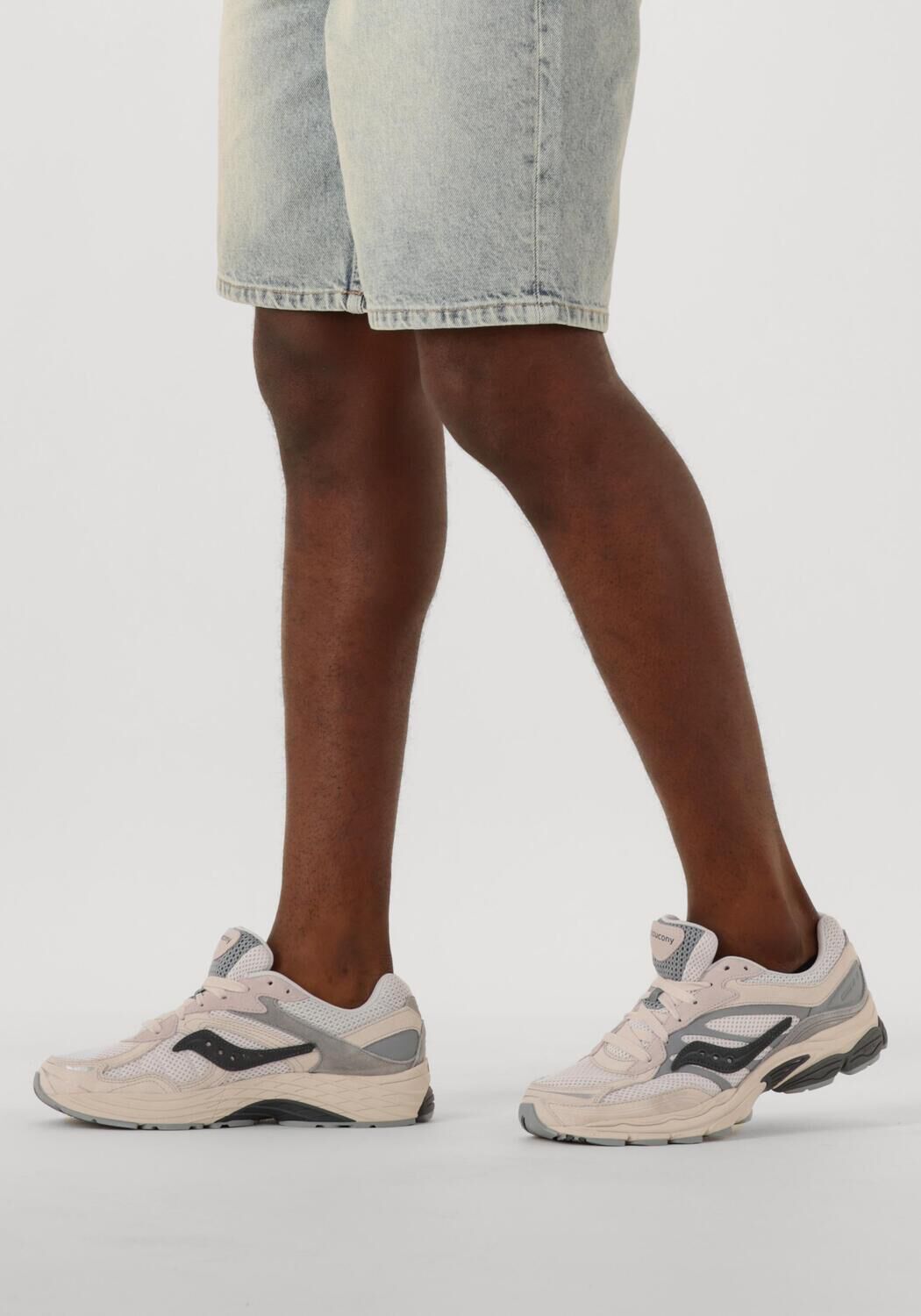 Lichtgrijze SAUCONY Lage sneakers PROGRID OMNI 9 - large