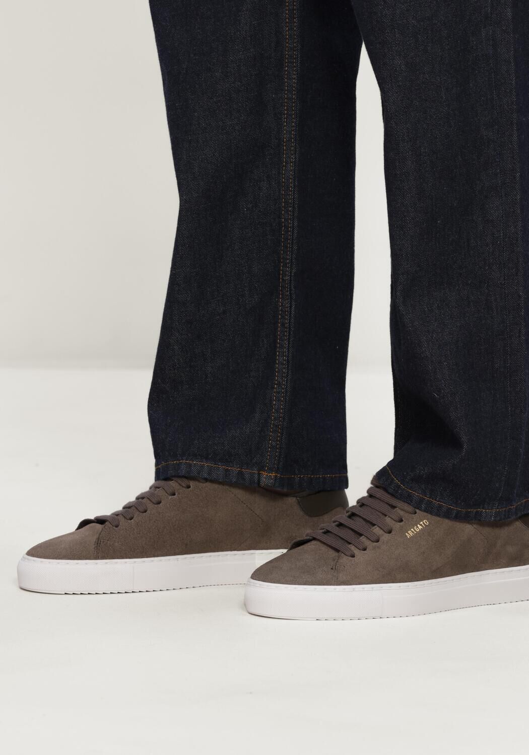 Taupe AXEL ARIGATO Lage sneakers CLEAN 90 SUEDE SNEAKER - large