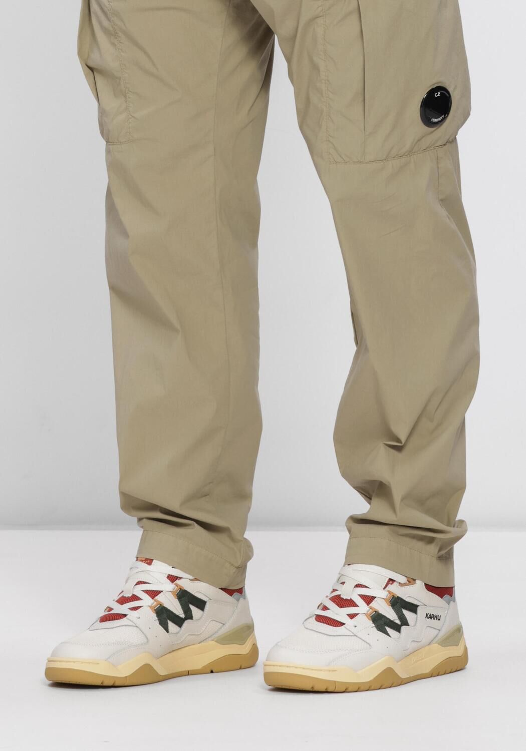 Witte KARHU Lage sneakers FUSHION XT - large