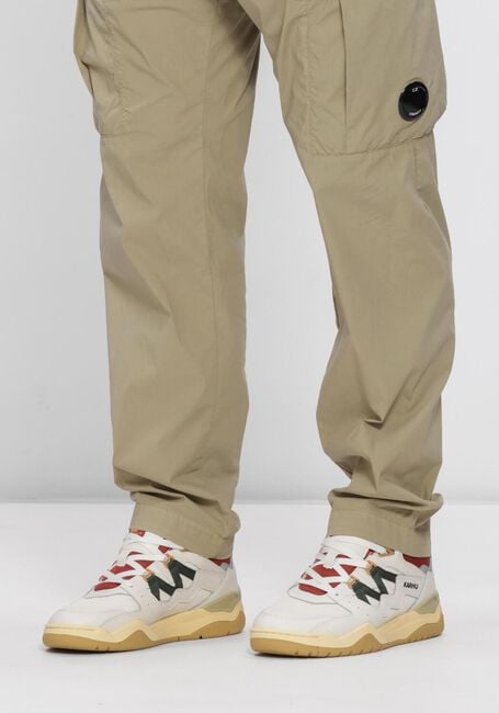 Witte KARHU Lage sneakers FUSHION XT - large