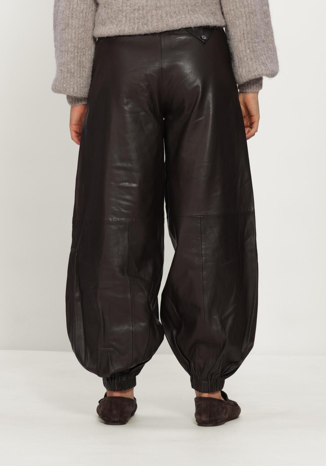Bruine HAUTE L'AMITI&Eacute; Wijde broek JASMIN LEATHER HAREM PANT - large