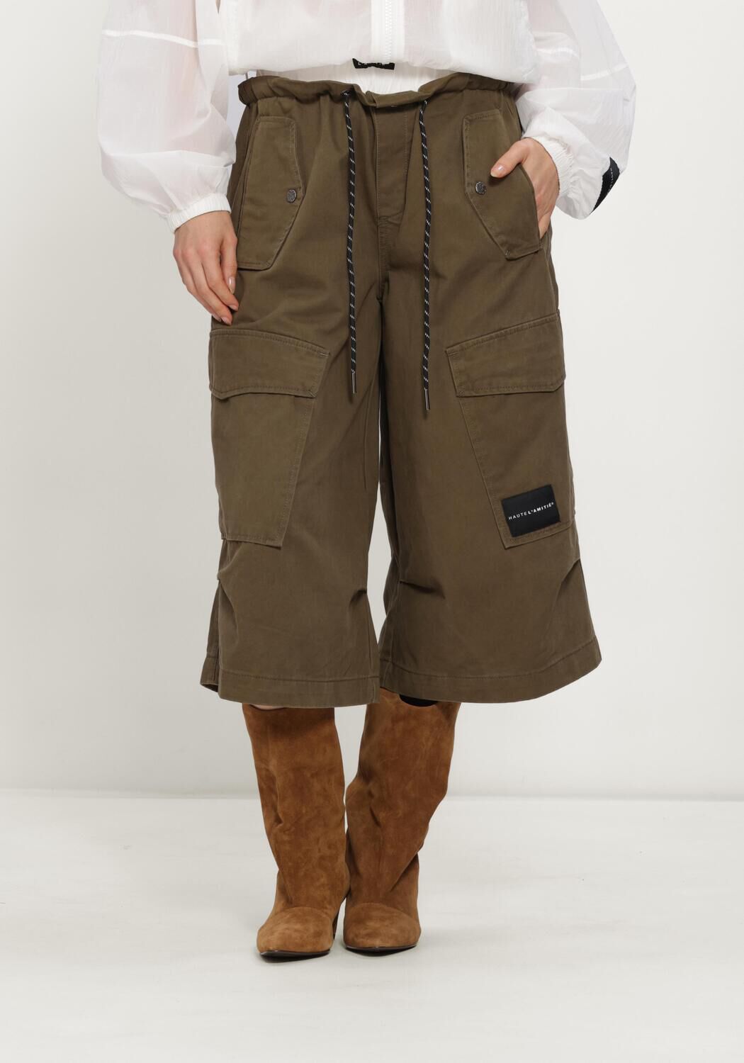Groene HAUTE L'AMITI&Eacute; Cargobroeken PULL ON CARGO BERMUDAS - large