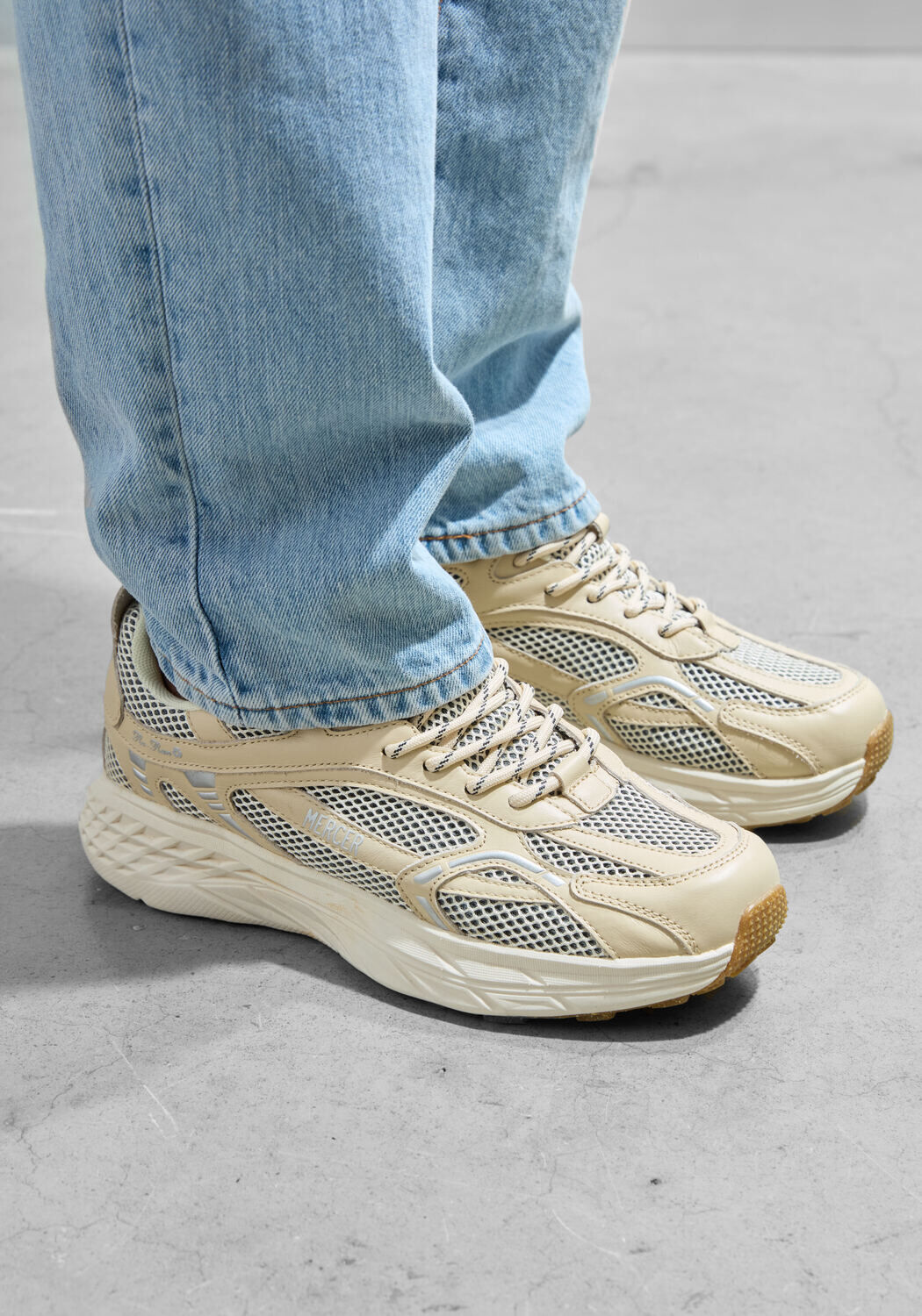 Zand MERCER AMSTERDAM Lage sneakers RE-RUN MAX LED - large