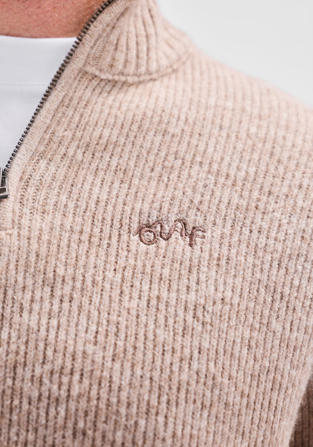 Beige OLAF HUSSEIN Trui SIGNATURE KNITTED ZIP MOCK - large