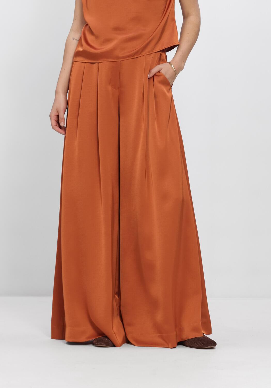 Oranje DANTE6 Broeken DANTE6-ONIQUE WIDE LEG SATIN PANTS - large