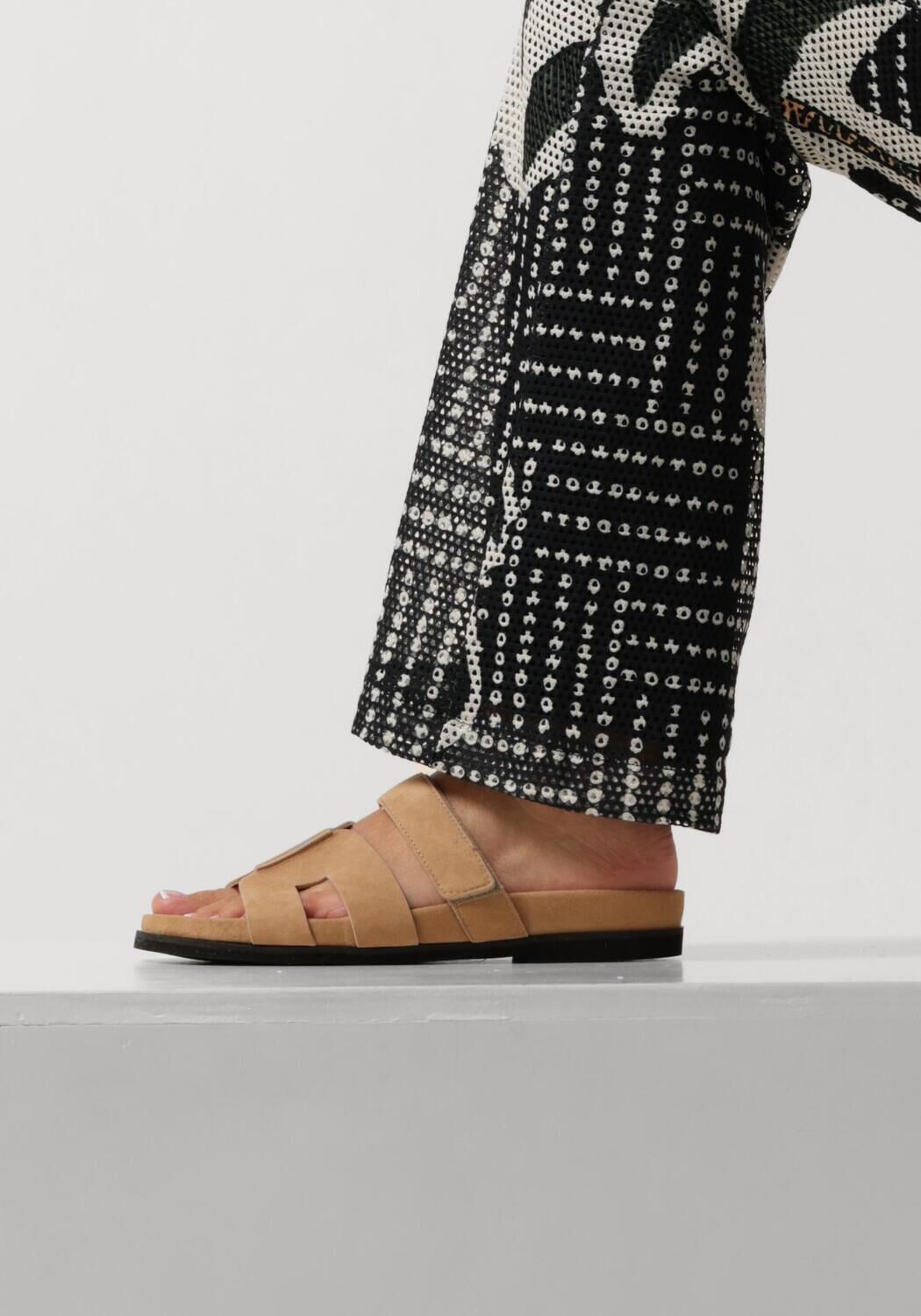 Beige LINA LOCCHI Slippers SUE H SLIPPER - large