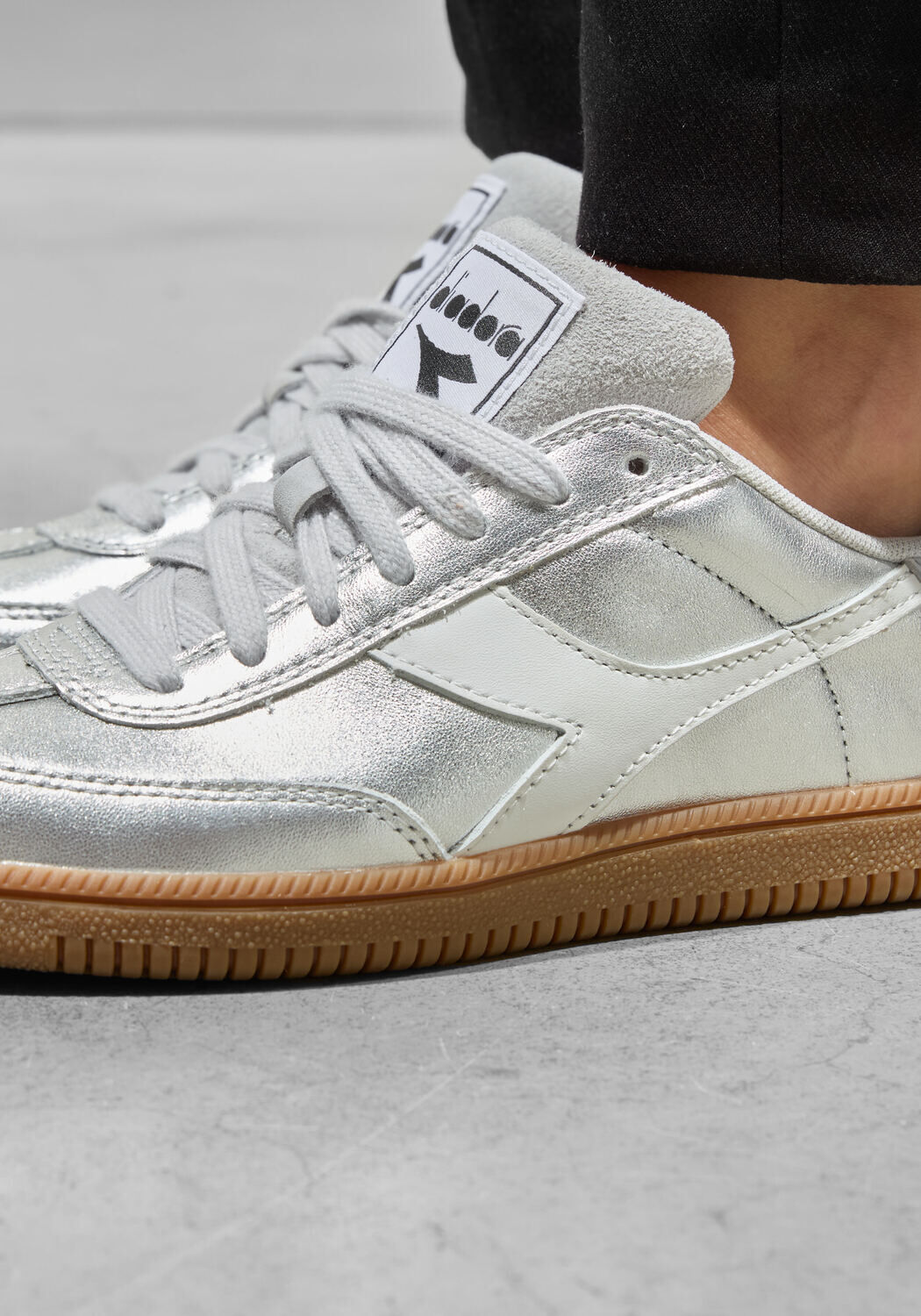 Zilveren DIADORA HERITAGE Lage sneakers TRAINER METALLIC - large