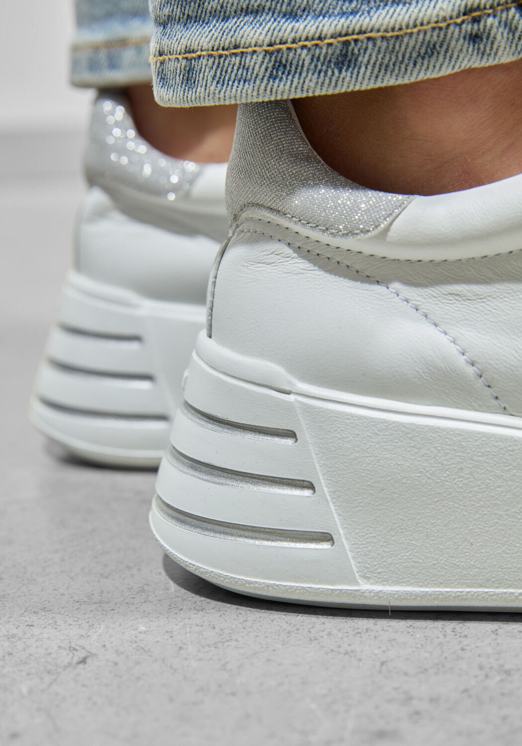 Witte HOGAN Lage sneakers REBEL H564 ALLACCIATO - large