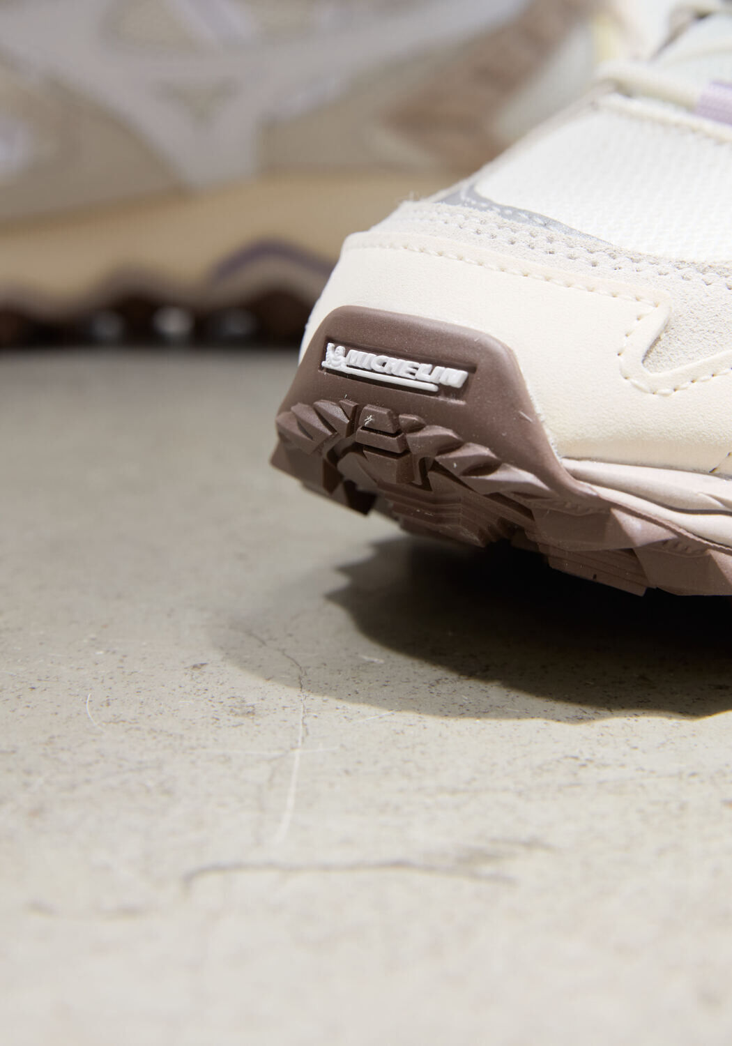 Grijze MIZUNO Lage sneakers WAVE MUJIN TL - large