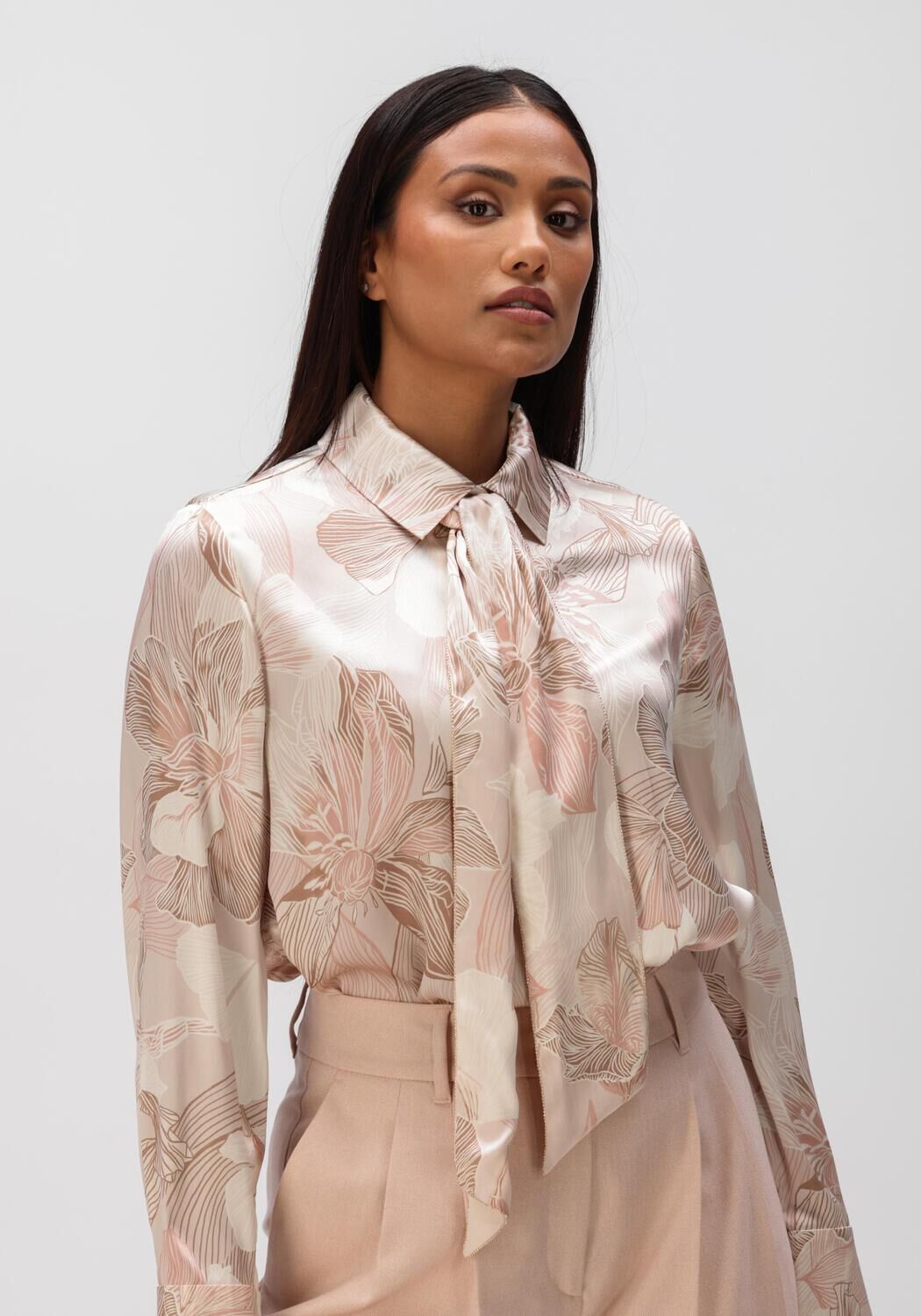 Creme MARC CAIN COLLECTION Blouses AC 51.12 W09 - large