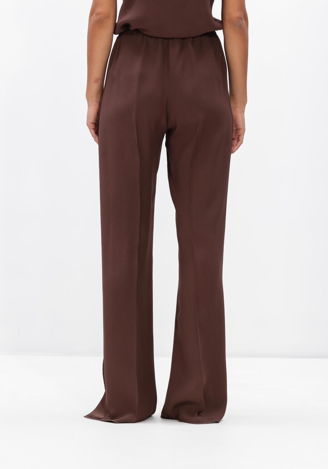 Bruine FORTE FORTE Flared broek ENVERS SATIN MATTE ELASTICATED REGULAR PANTS - large