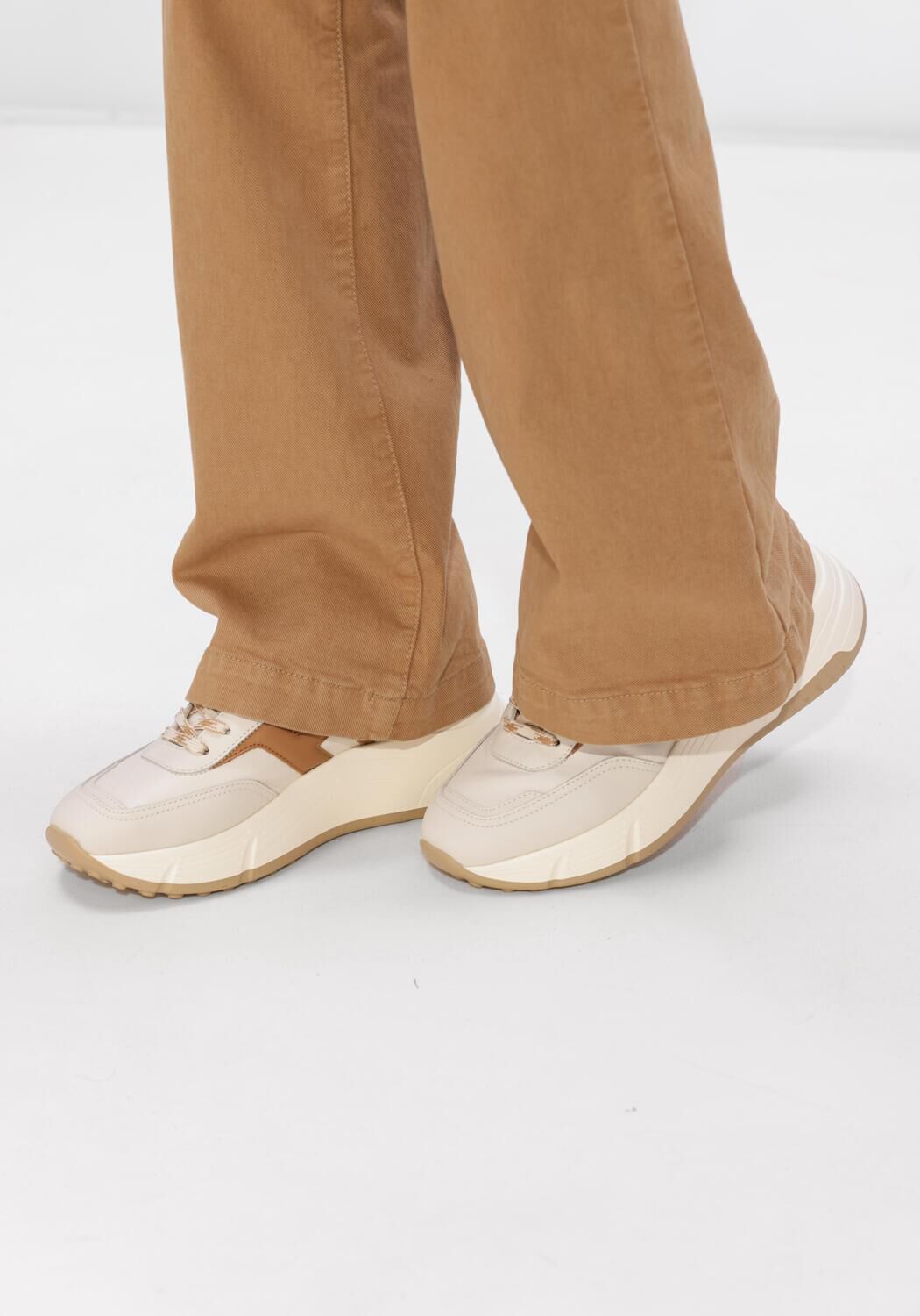 Beige HOGAN Lage sneakers H669 ALLACCIATO H - large