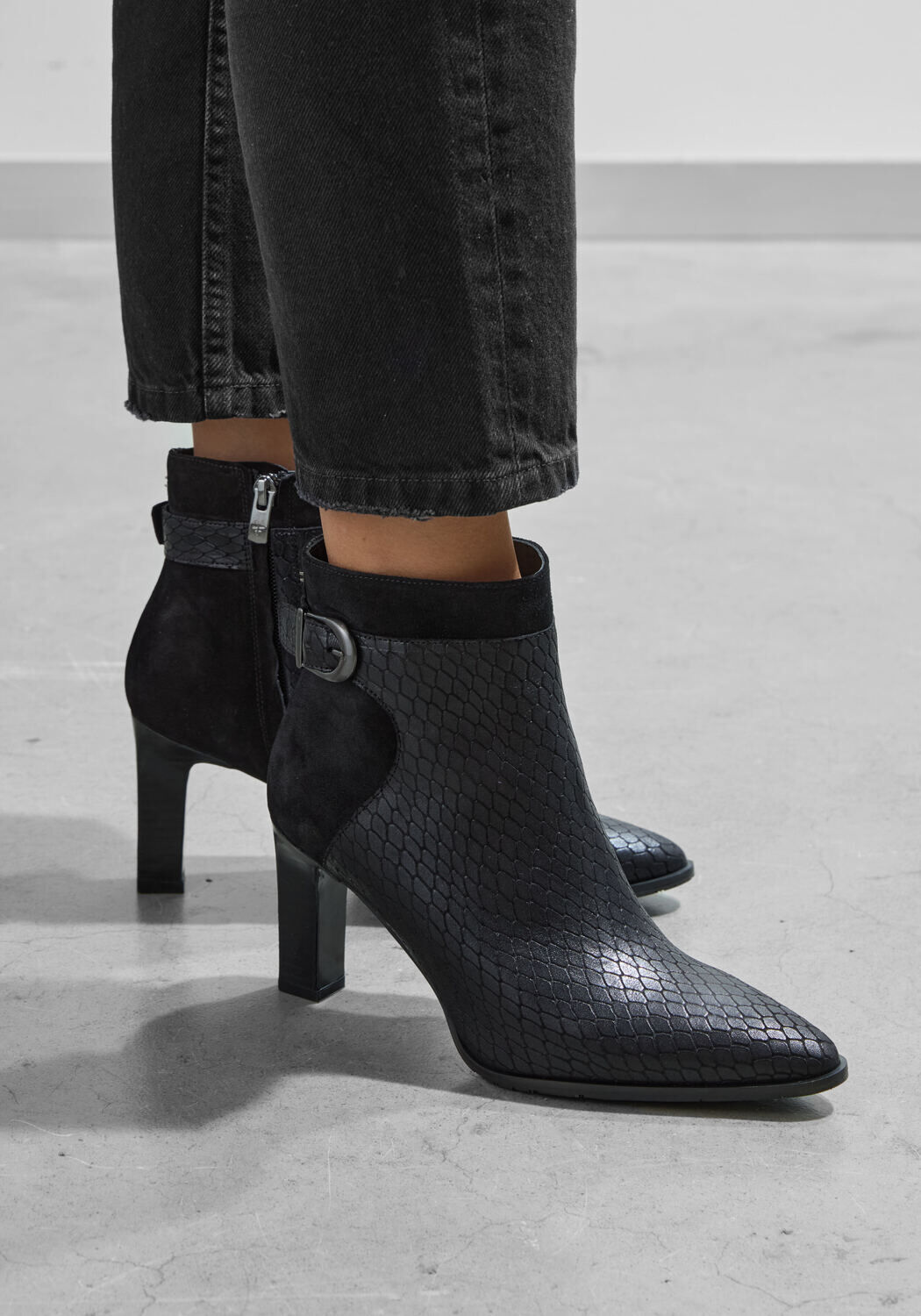 Zwarte FLORIS VAN BOMMEL Enkellaarsjes SHARPI 02.04 - large