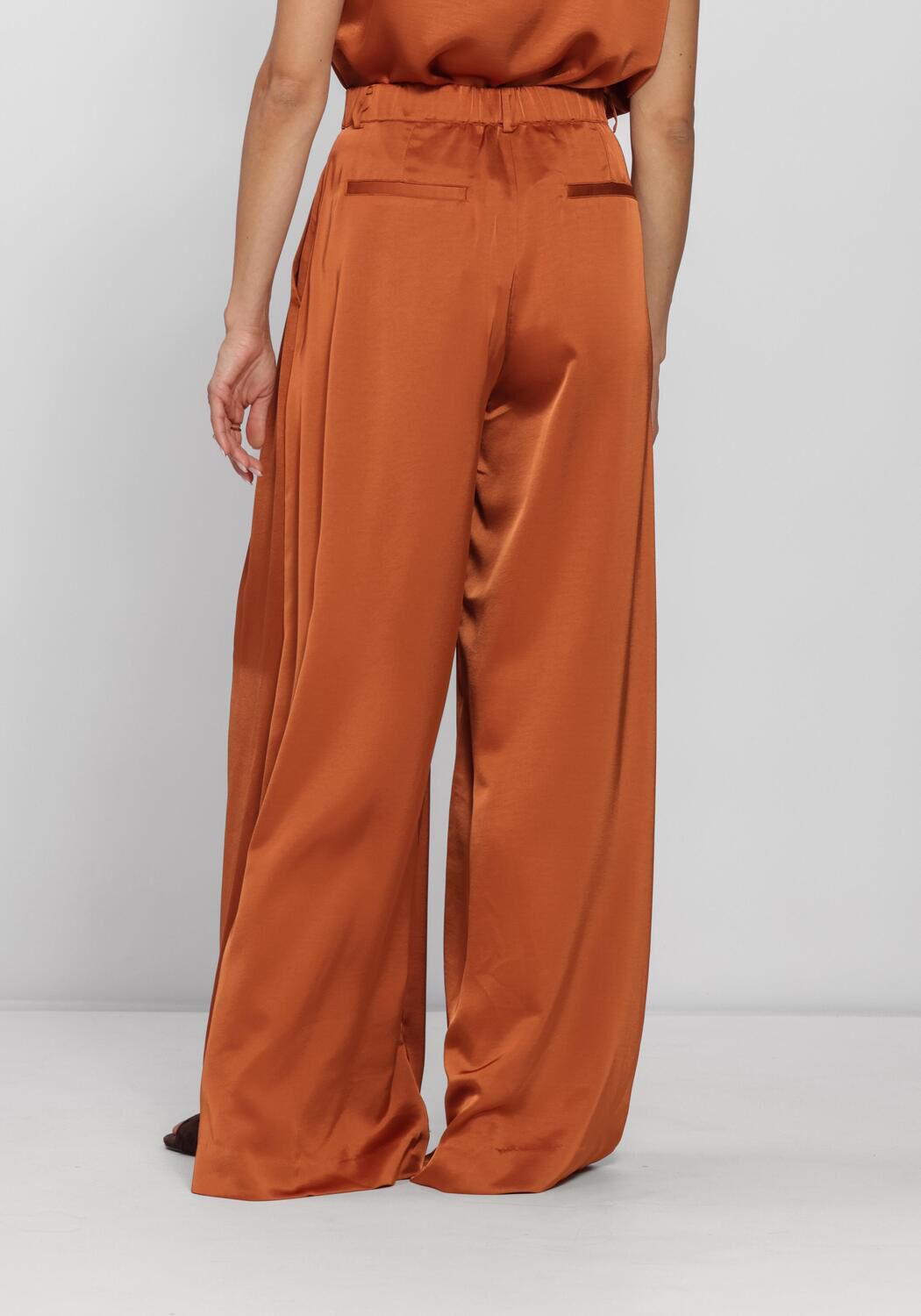 Oranje DANTE6 Pantalon DANTE6-ONIQUE WIDE LEG SATIN PANTS - large