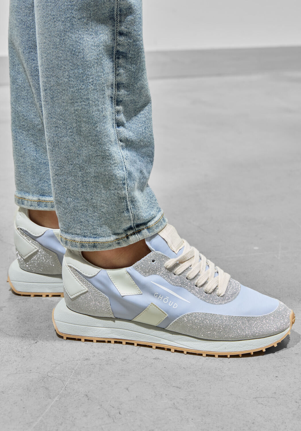Lichtgrijze GHOUD Lage sneakers STARLIGHT MULTI LOW - large