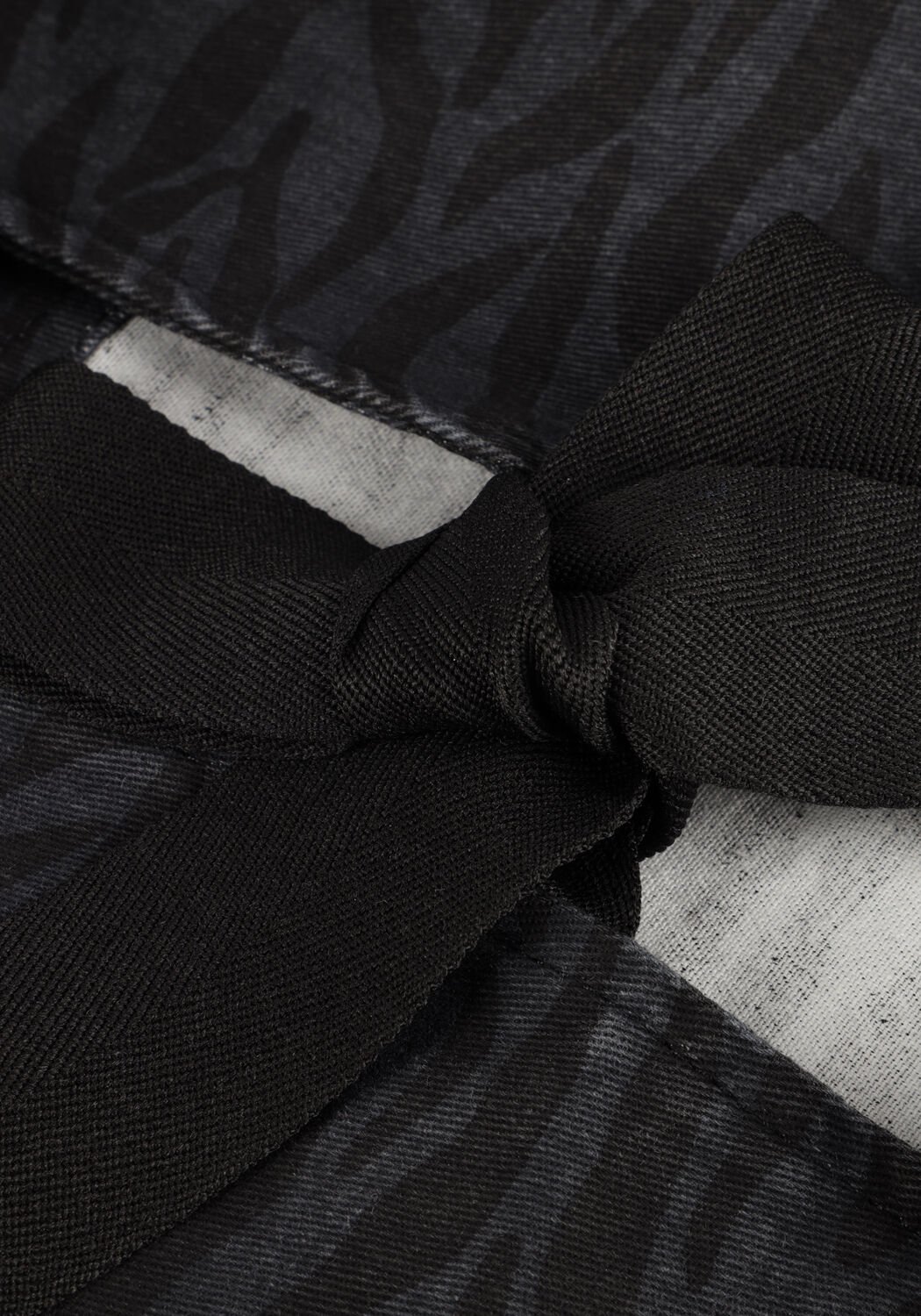 Grijze CO'COUTURE Blouses ZEBRA BOW BLOUSE - large