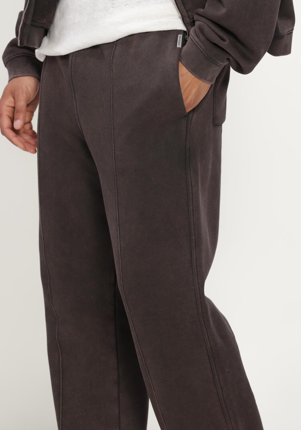 Bruine REPRESENT Joggingbroek INITIAL SWEATPANTS - large