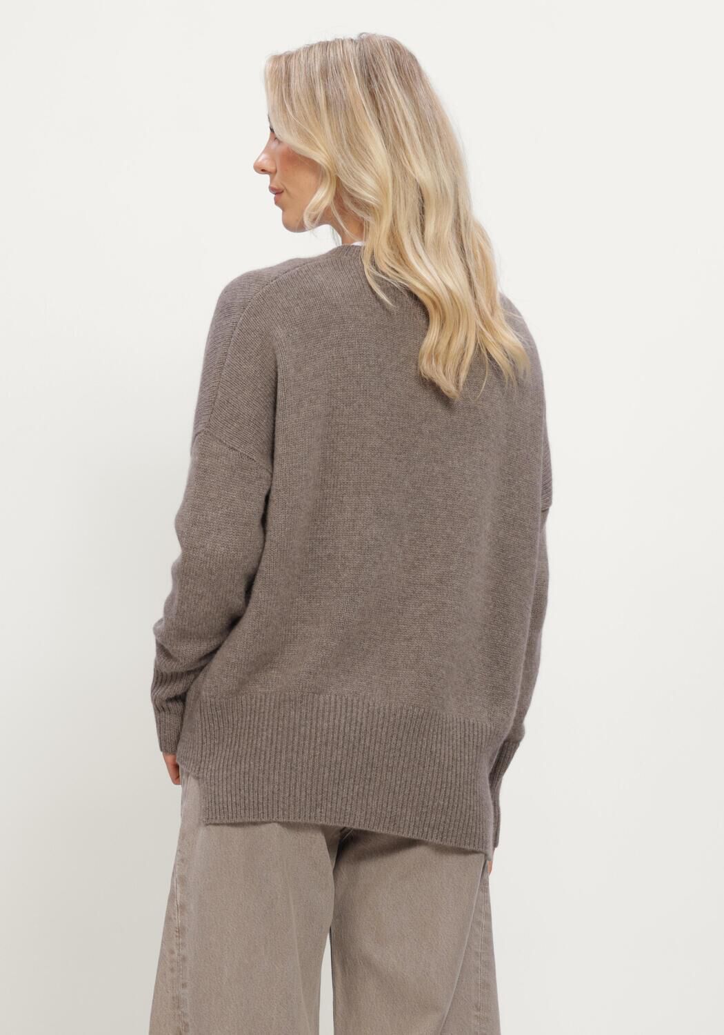 Taupe LISA YANG Trui MILA SWEATER - large