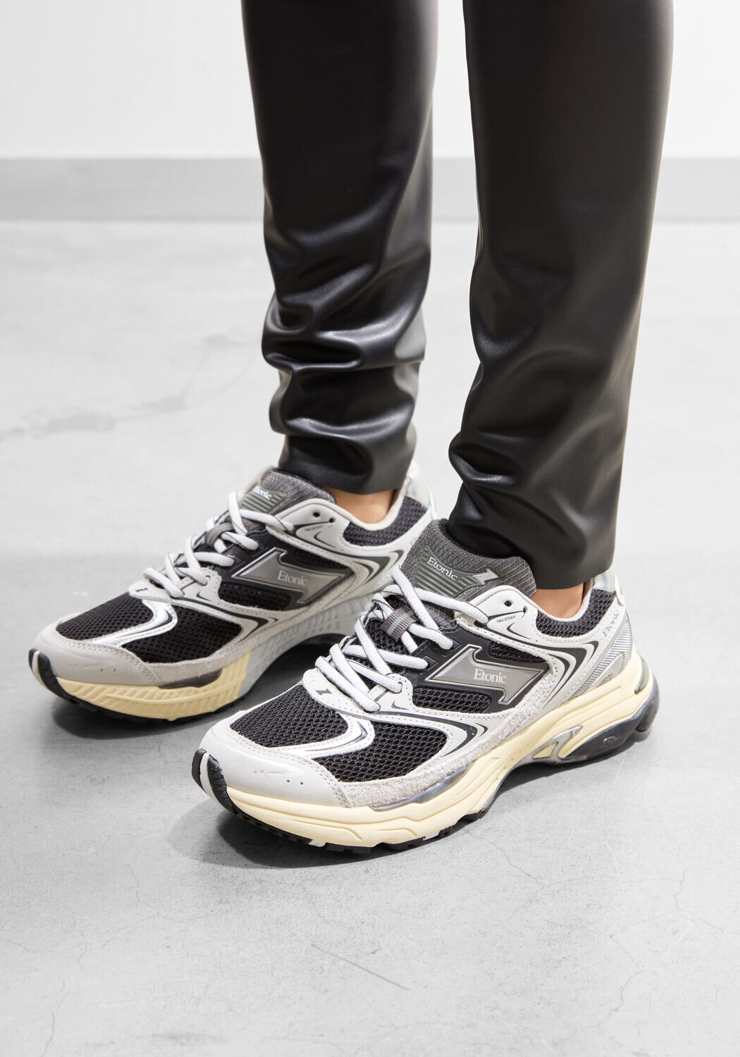 Zwarte ETONIC Lage sneakers EVOLUTION - large