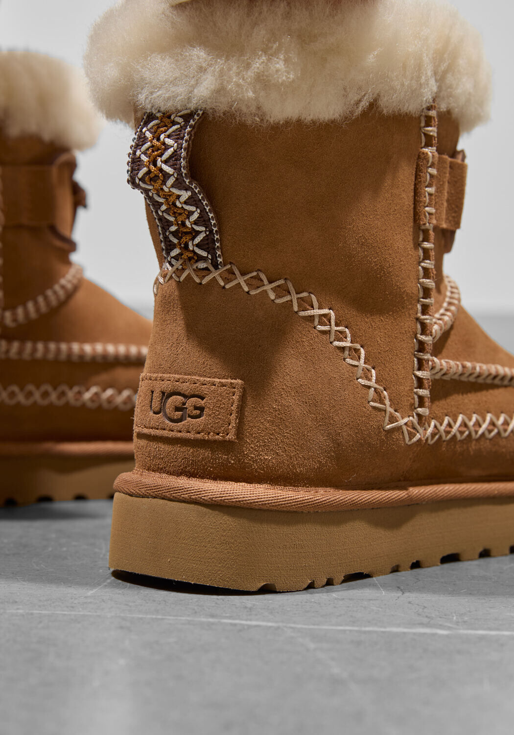 Camel UGG Vachtlaarzen CLASSIC MINI ALPINE - large