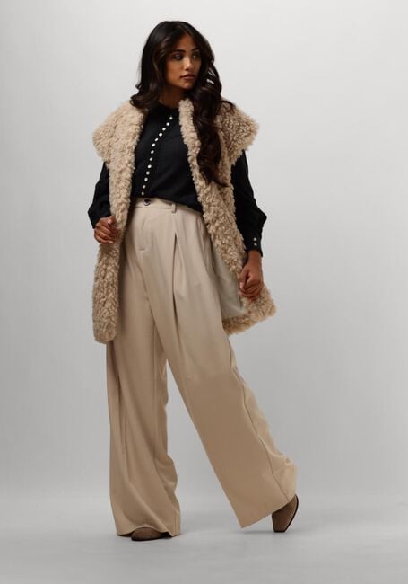 Ecru RUBY TUESDAY Gilet CHRISSIE FAKE FUR LONG GILET - large