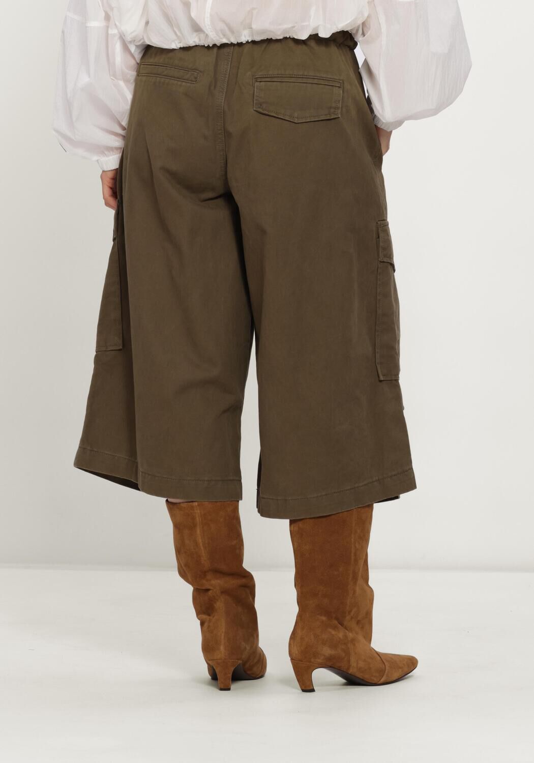 Groene HAUTE L'AMITI&Eacute; Cargobroeken PULL ON CARGO BERMUDAS - large