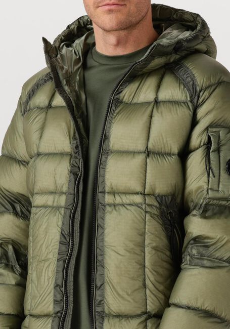 CP COMPANY MEDIUM JACKET IN DD SHELL - large
