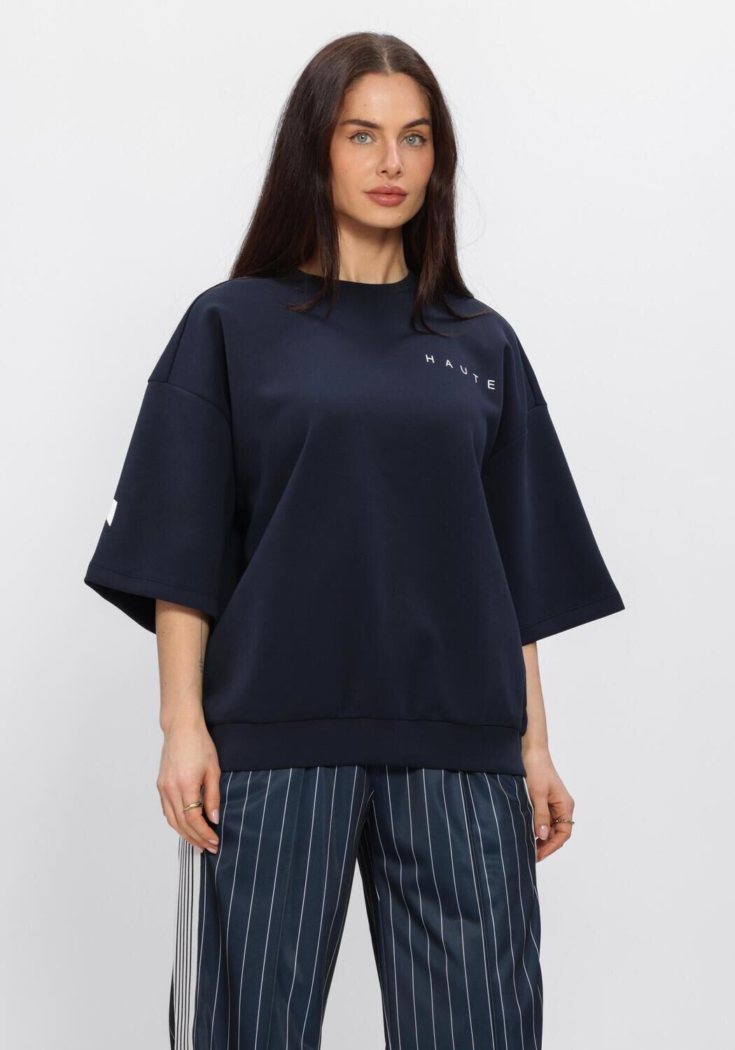Haute L'Amitié T-Shirt Dames Maxi Split Ss Logo Sweat, Maat: M, Kleur: Donkerblauw afbeelding 1
