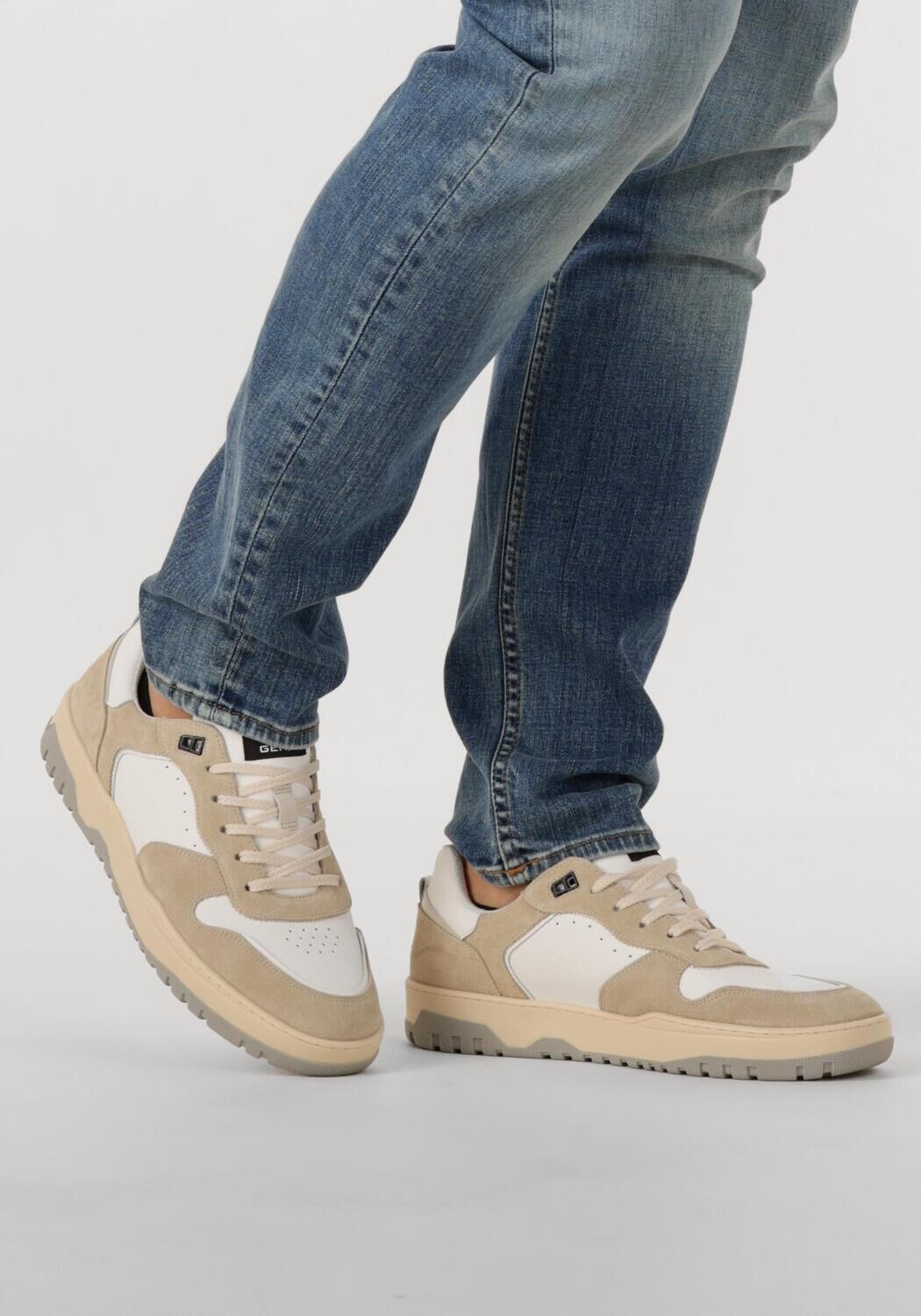 Beige GENTI Lage sneakers FURY - large