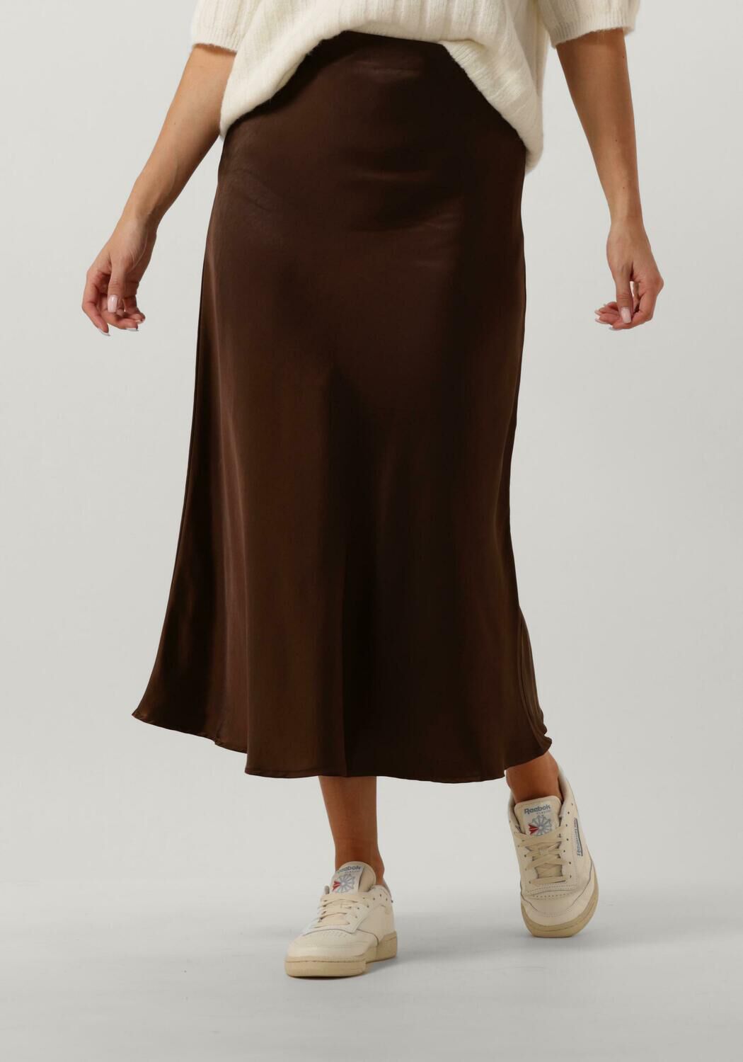 bruine notre v midirok satin skirt