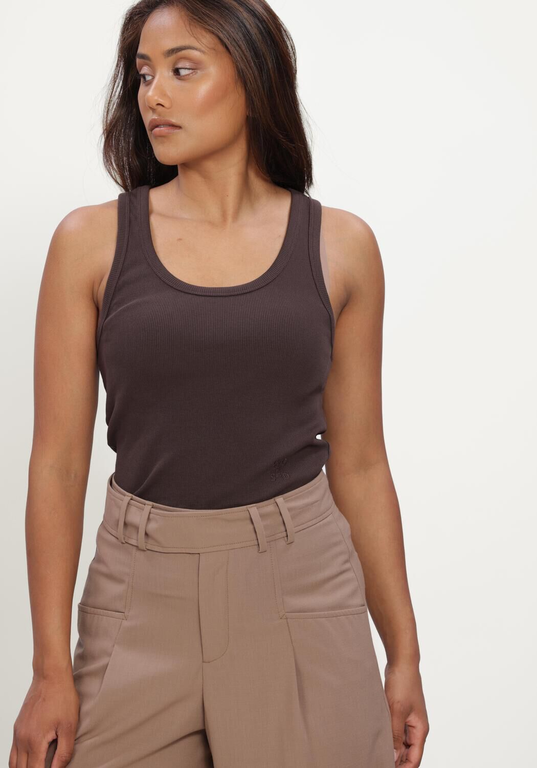 Bruine CLOSED Top TANK TOP - large