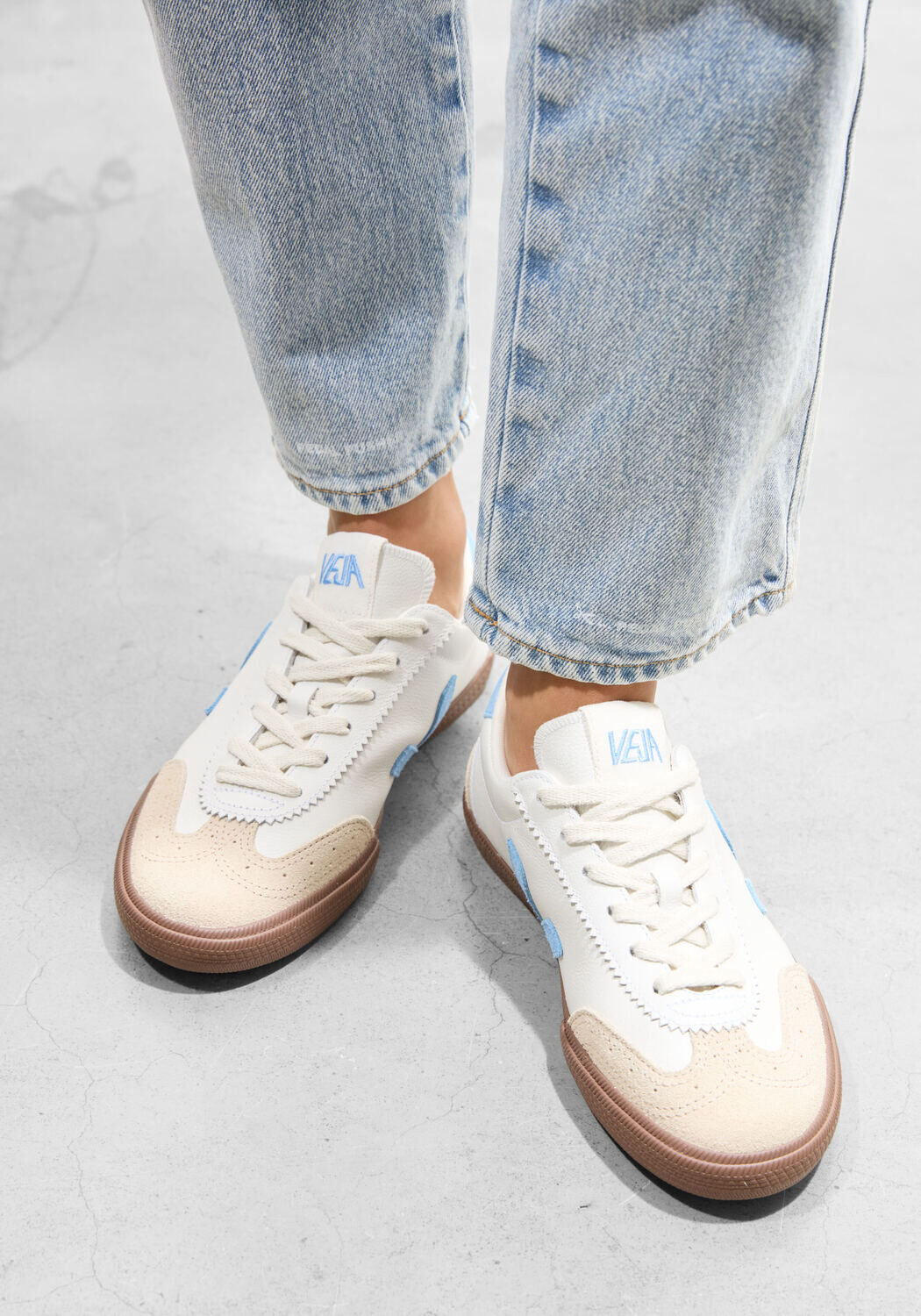 Witte VEJA Lage sneakers VOLLEY - large