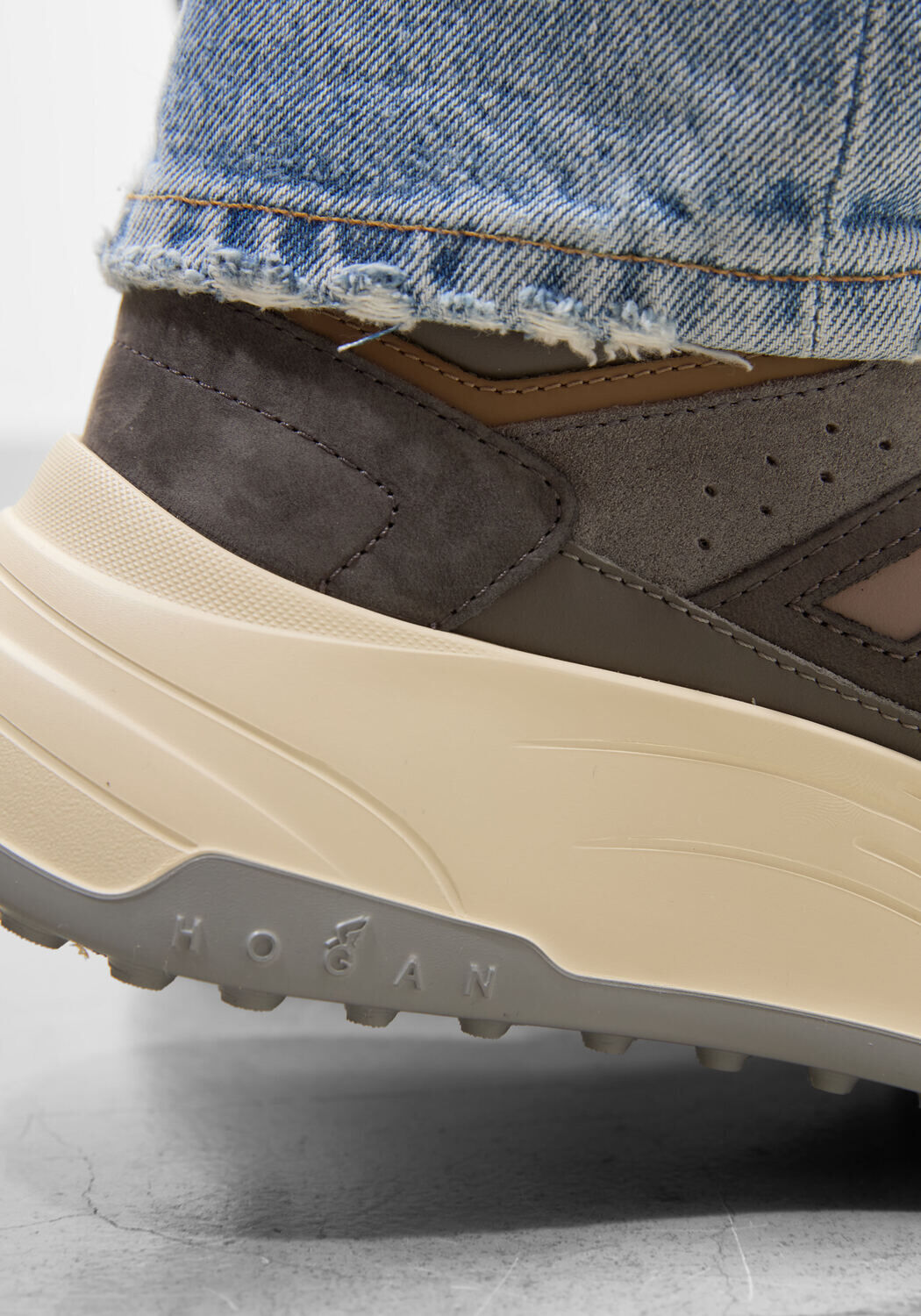Grijze HOGAN Lage sneakers H669 ALLACCIATO H - large