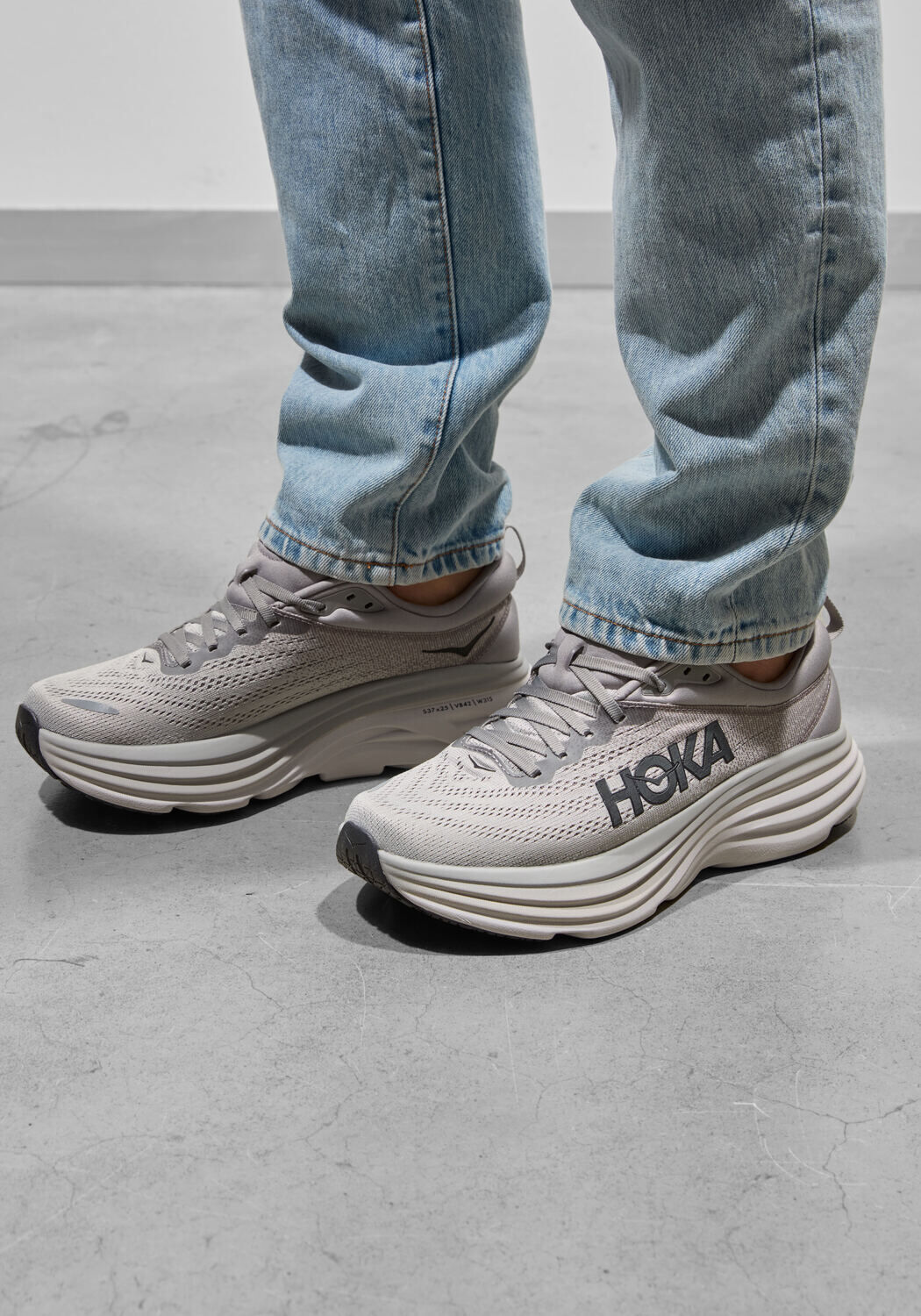 Grijze HOKA Lage sneakers BONDI 8 - large