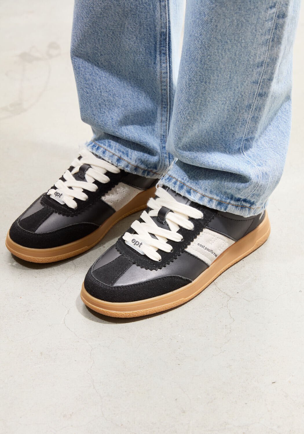 Zwarte EAST PACIFIC TRADE Lage sneakers SANTOS-W - medium