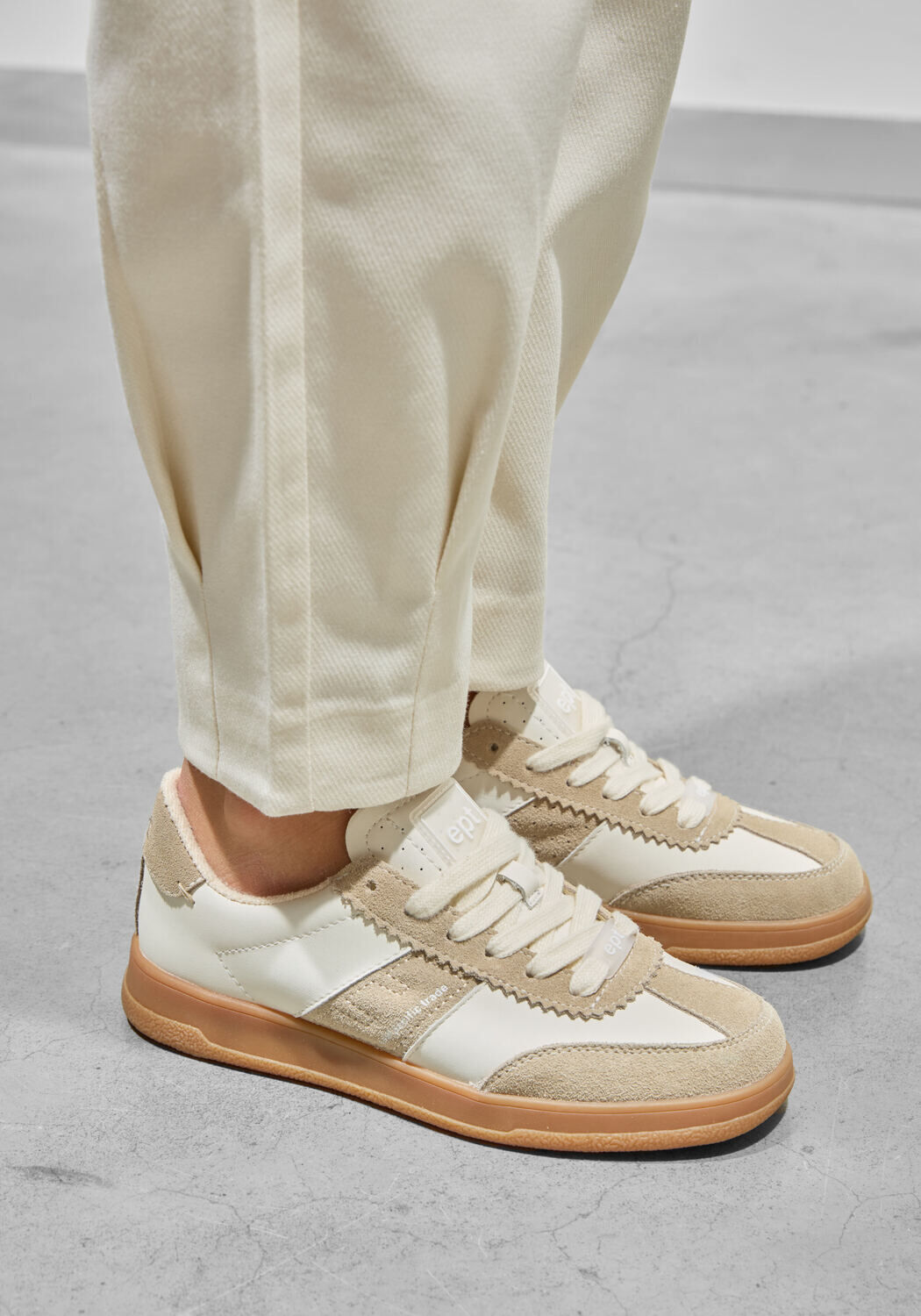 Grijze EAST PACIFIC TRADE Lage sneakers SANTOS W - medium