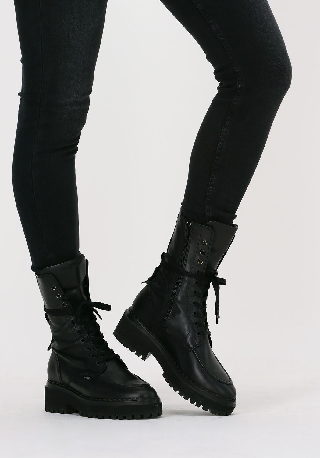 Zwarte NUBIKK Veterboots FAE AUBINE Assem