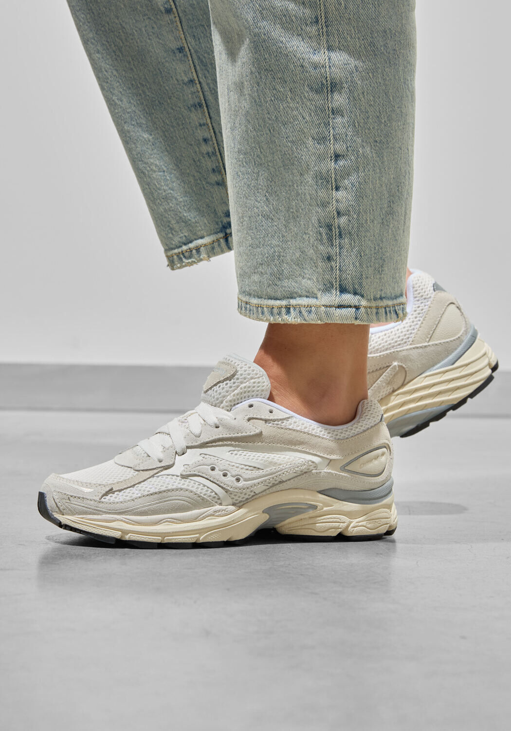 Witte SAUCONY Lage sneakers PROGRID OMNI 9 - large