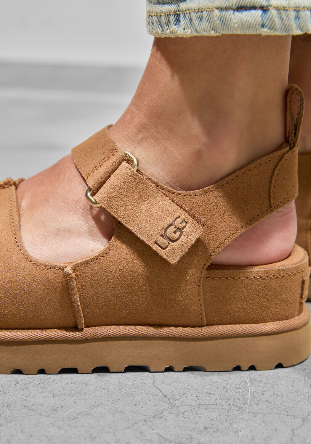 Cognac UGG Platte sandalen W GOLDENSTAR HI - large