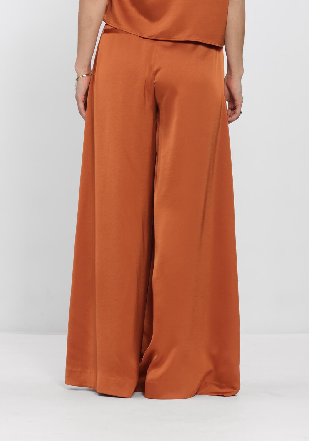 Oranje DANTE6 Broeken DANTE6-ONIQUE WIDE LEG SATIN PANTS - large