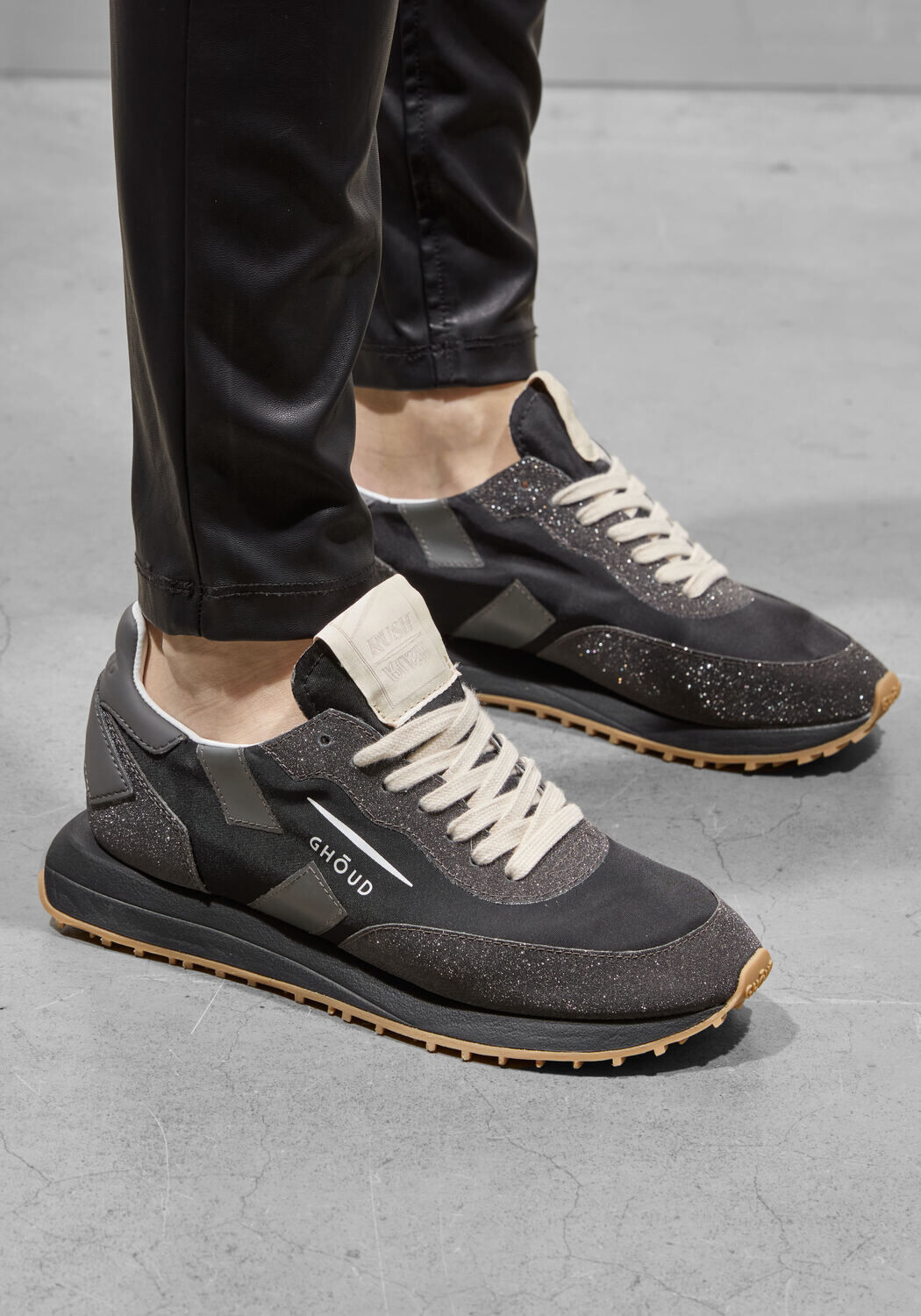 Zwarte GHOUD Lage sneakers STARLIGHT MULTI LOW - large