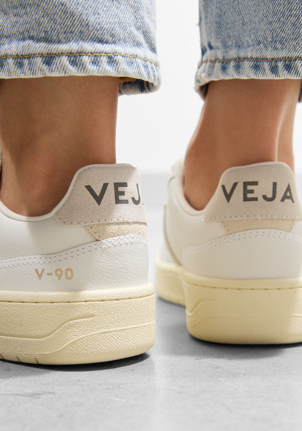 Witte VEJA Lage sneakers V-90 - large