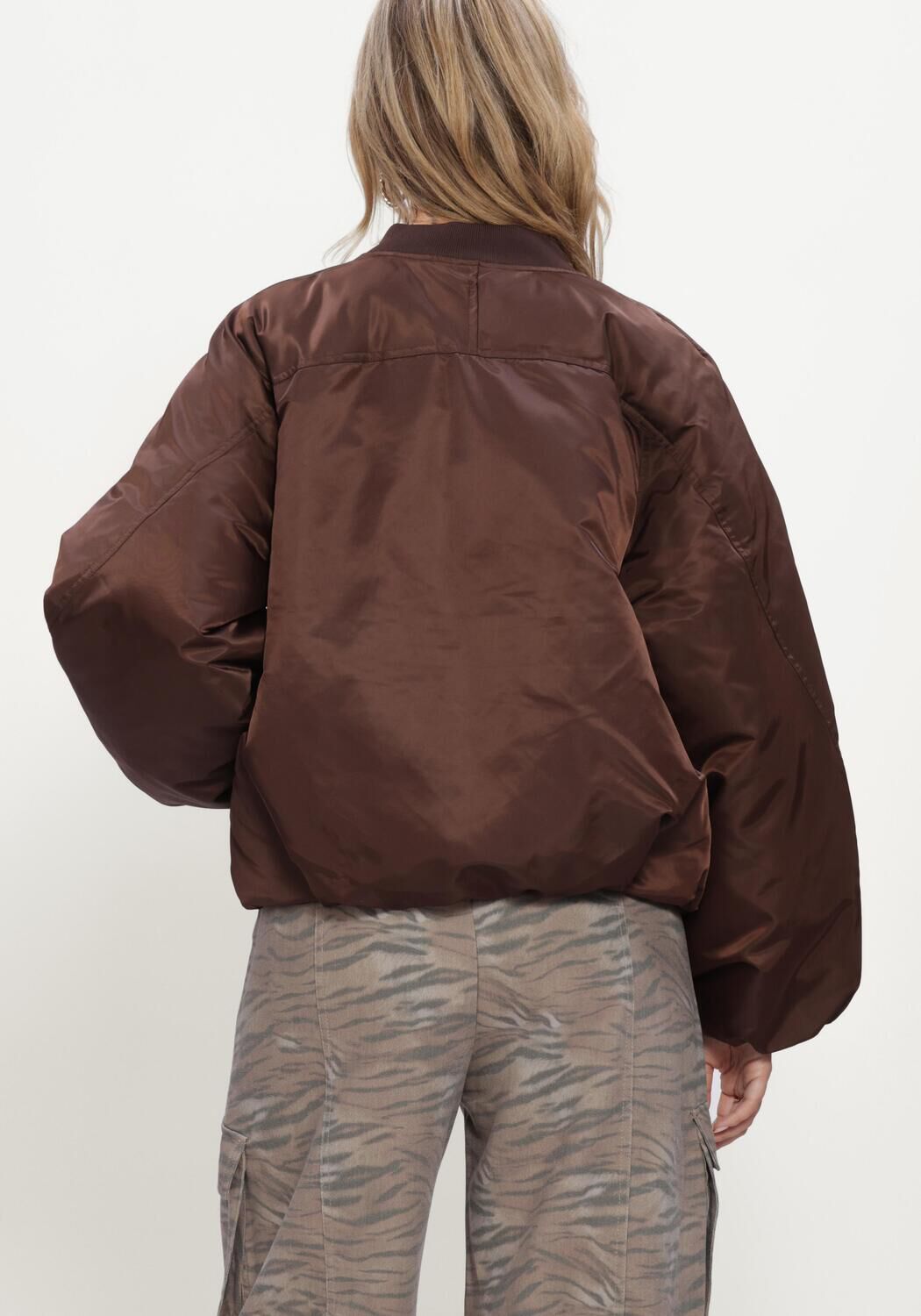 Bruine ALIX THE LABEL Jack LADIES WOVEN NYLON JACKET - large