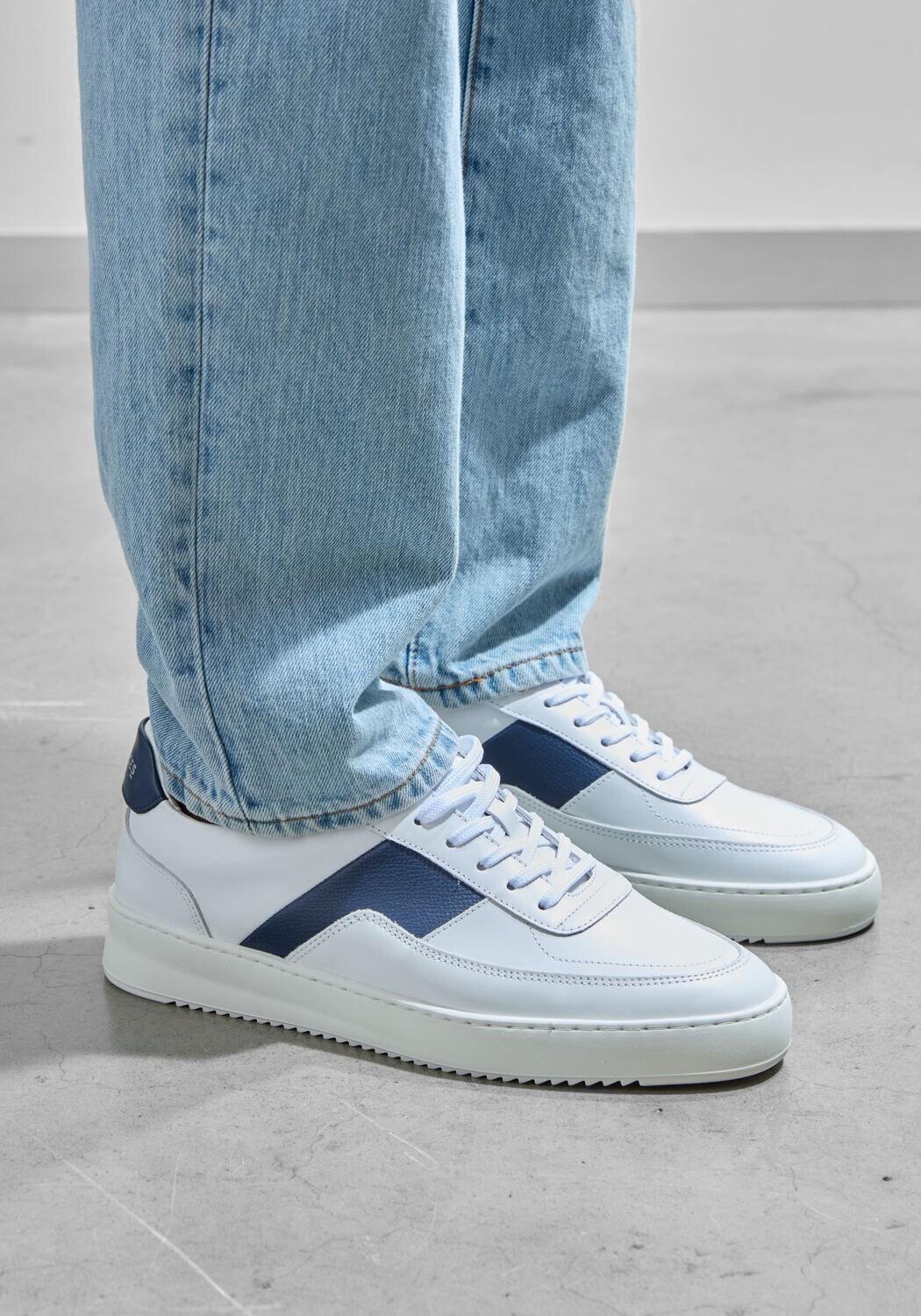 blauwe filling pieces lage sneakers mondo game